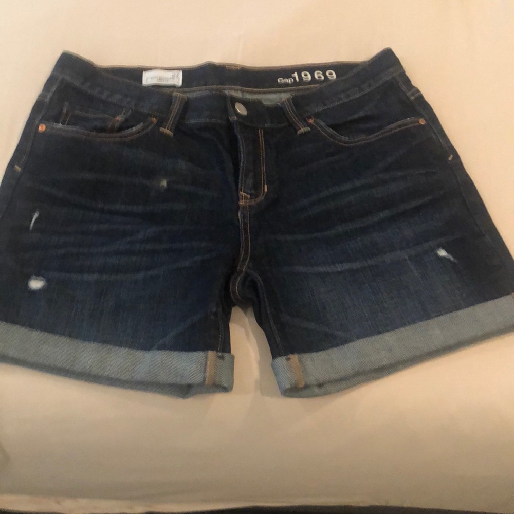 Final mark down Gap 1969 Sexy Boyfriend Jean short
